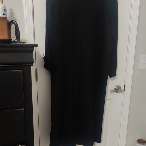 Gallery Elegant Black Trench Coat - Picture 9 of 12